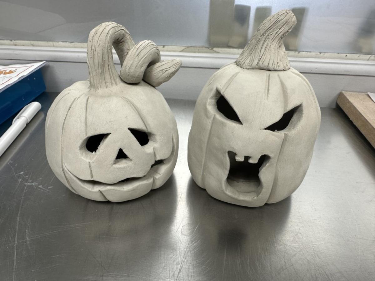 Pinch Pot Pumpkins 